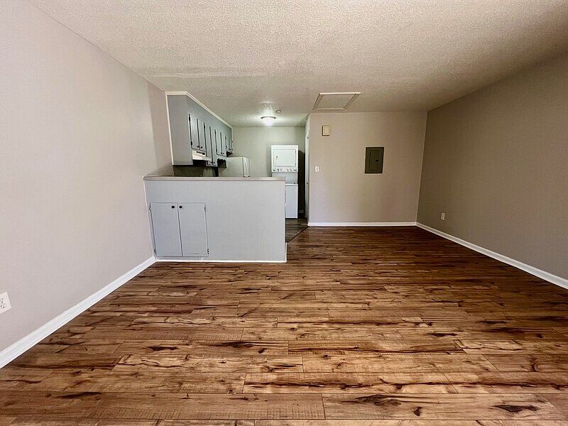 2nd image of 1442 Riverview Rd APT 102