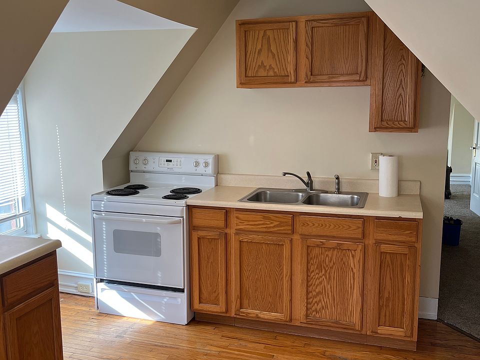 1st image of 705 Market St APT 3