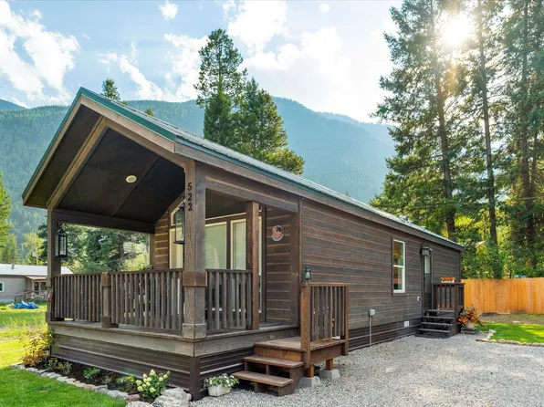 522 Glacier Ave, Hungry Horse, MT 59919