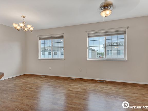 5th image of 1945 Bragaw St #15