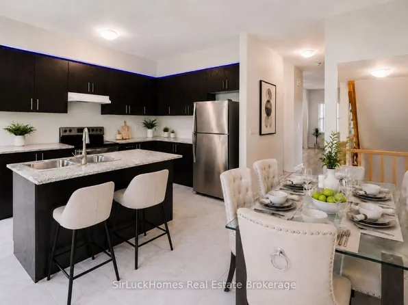 906 Kicking Horse Path, Oshawa, ON L1J 0B4