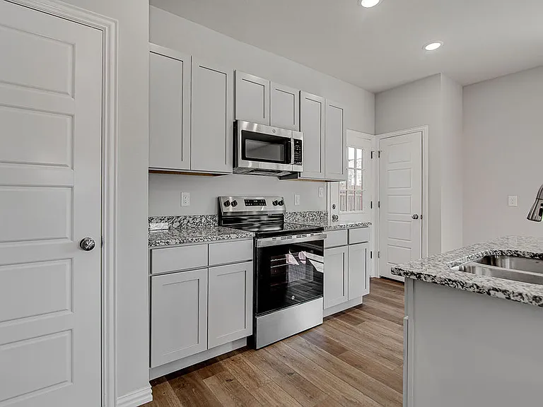 1649 E Terrell Ave — Photo 6