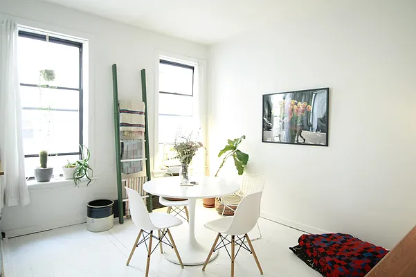 Rented by Grand & Co. | media 10