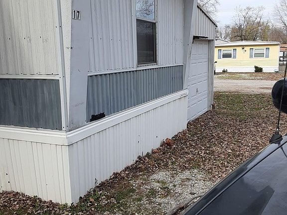 2nd image of 200 N Pine St Trailer 17