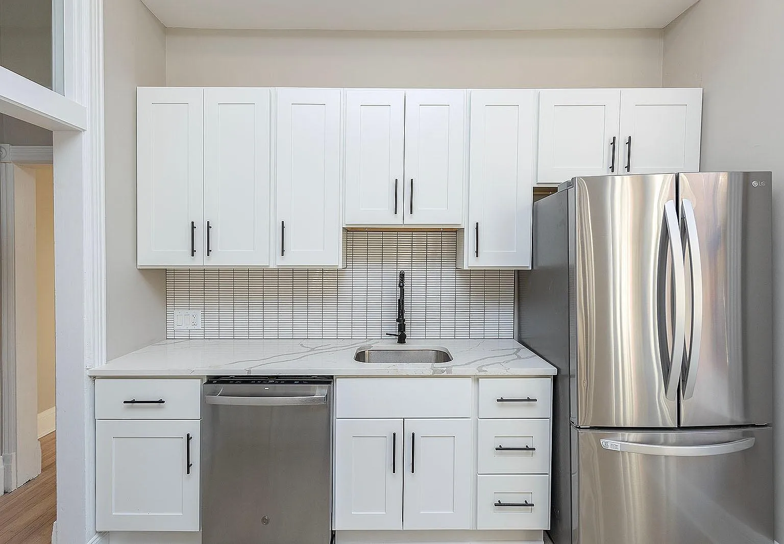 4 bed, 2800 sqft, $2,650 — Photo 2