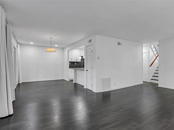 5th image of 3306 Northcrest Rd APT A