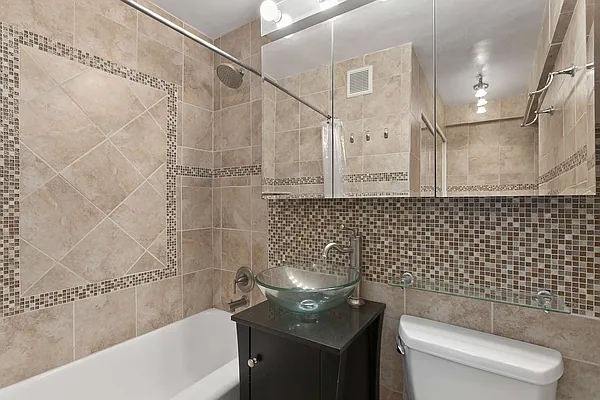 Rented by Town Residential | media 7