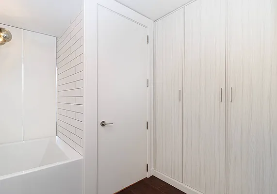 Rented by SERHANT. | media 23