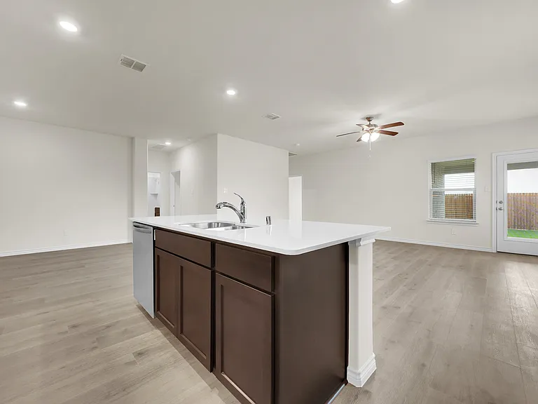 2044 Hearn Dr — Photo 16