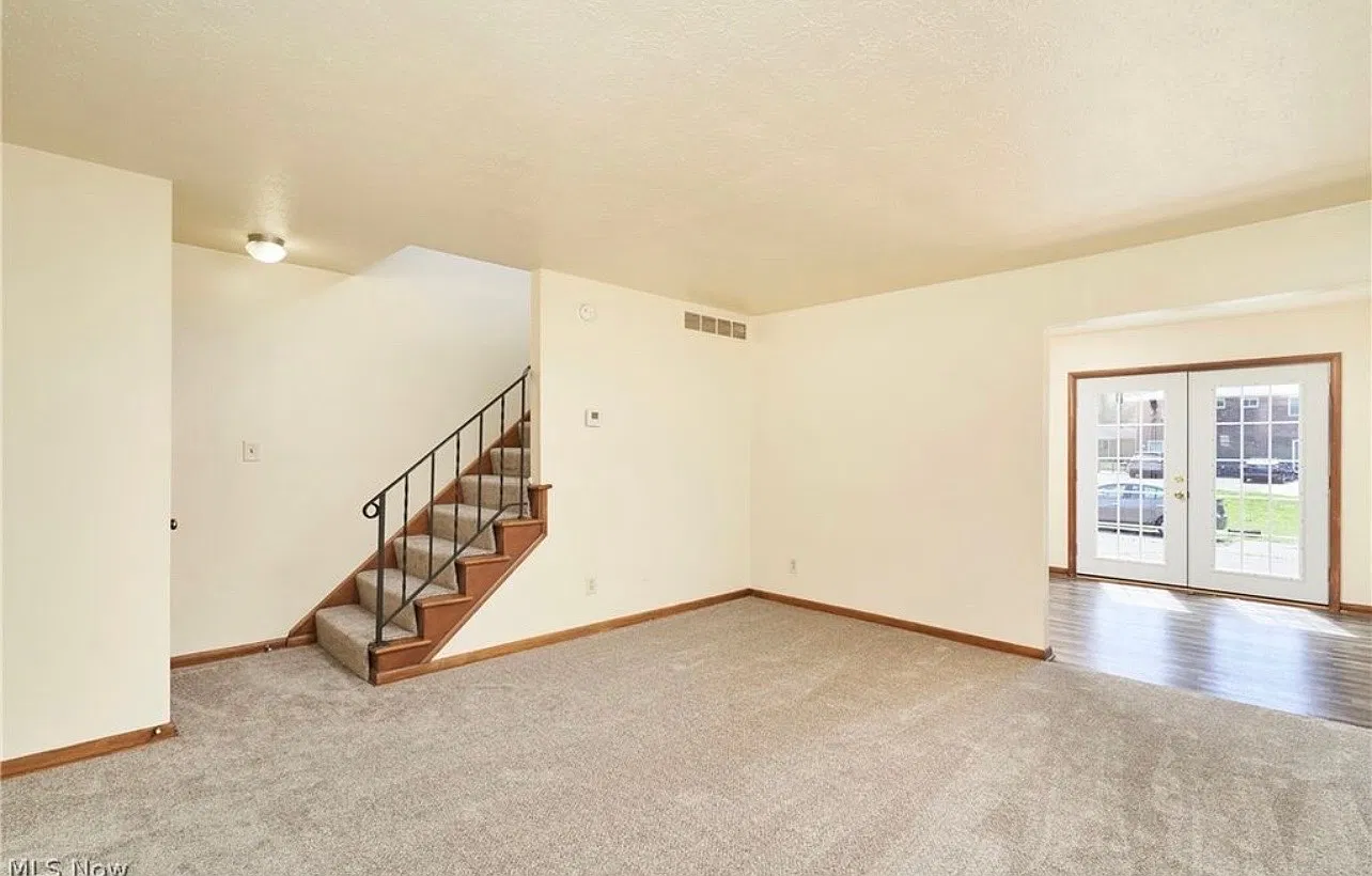 2 bed, $1,050 — Photo 2