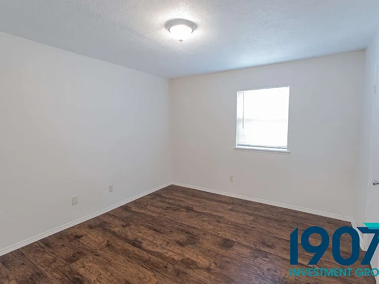 611 Sinclair Dr — Photo 13
