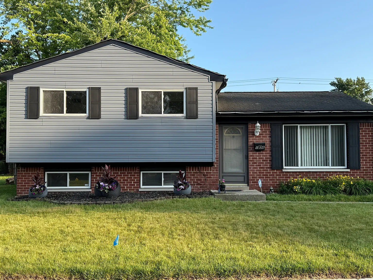 3 bed, 1.5 bath, 1450 sqft, $1,950 — Photo 1