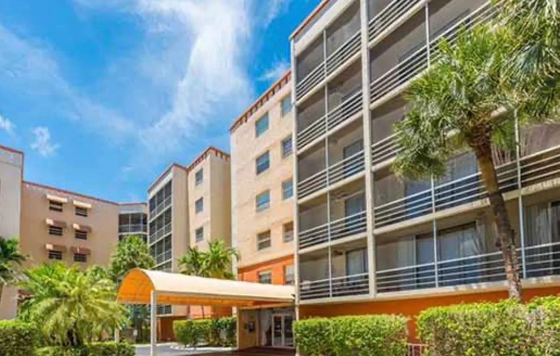 1 bed, 842 sqft, $2,000 — Photo 2