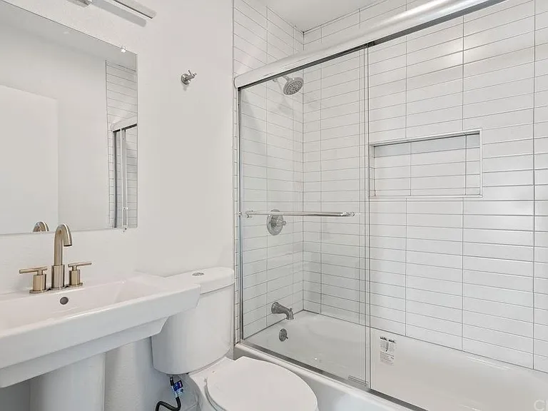 728 E Palmer Ave — Photo 12