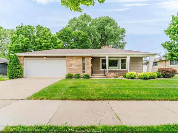1947 McCurdy St, Oshkosh, WI 54902