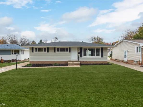 6209 Nelwood Rd, Parma Heights, OH 44130