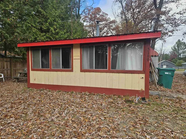 5199 E Cranberry Rd, Harrison, MI 48625