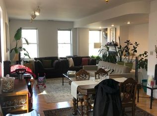 943 N Racine Ave #3, Chicago, IL 60642