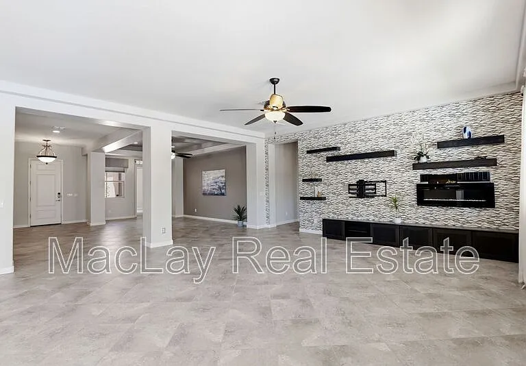 1142 E Bajor St — Photo 14