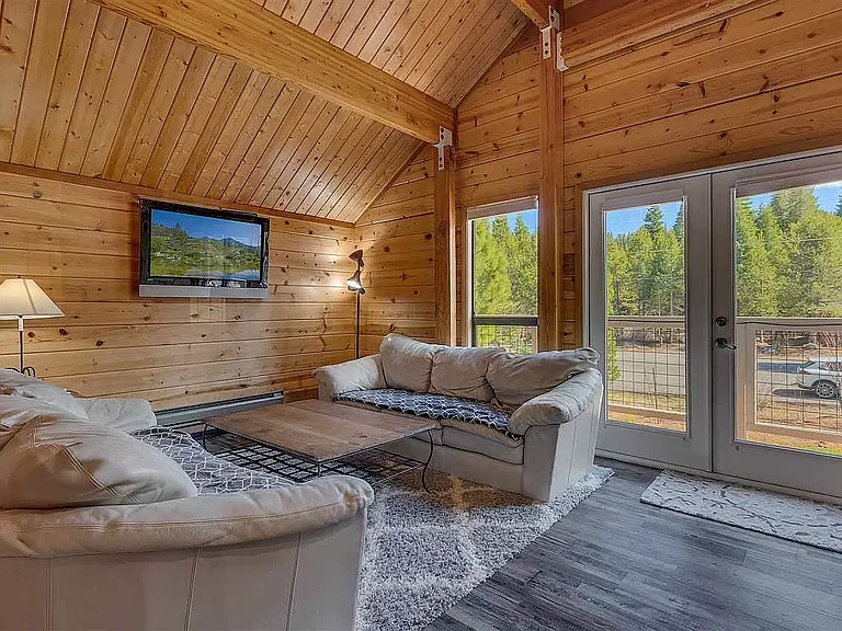 6650 McKinney Creek Rd — Photo 2