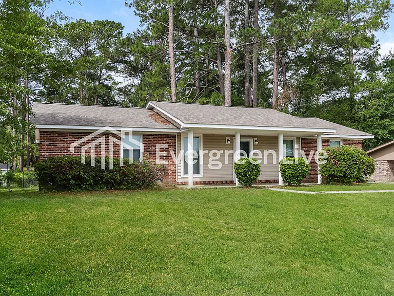 2640 Crosscreek Rd — Photo 2