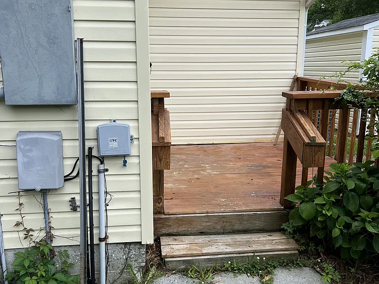 1823 Kenneth St — Photo 15