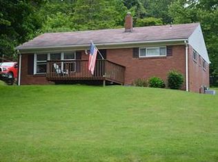 1208 Spring Run Rd Ext, Coraopolis, PA 15108