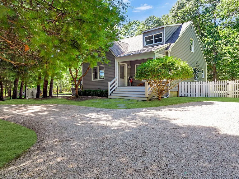 51 Alewive Brook Rd — Photo 1
