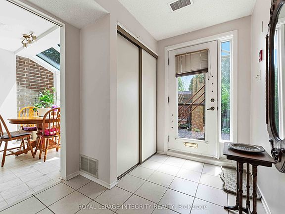 4th image of 100 Hillside Dr #27
