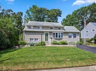 13 Shetland Rd, East Brunswick, NJ 08816