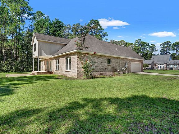 3rd image of 829 Nease Rd