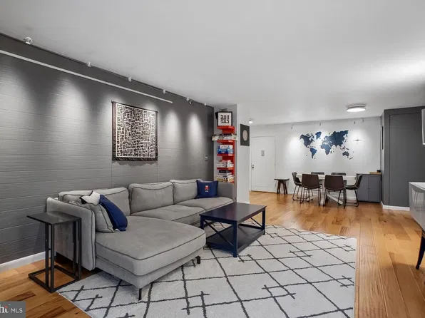 900 N Stafford St APT 1103, Arlington, VA 22203