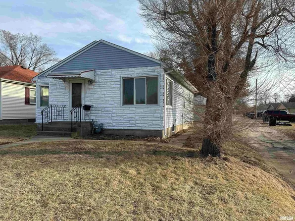 912 34th Ave, Rock Island, IL 61201