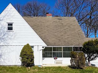 8005 Douglas Rd, Wyndmoor, PA 19038