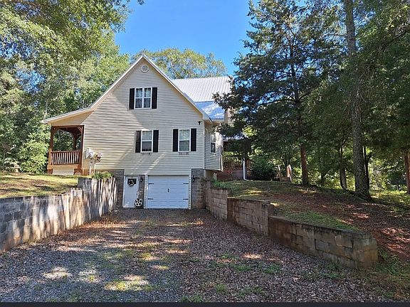 3rd image of 208 Water Front Dr