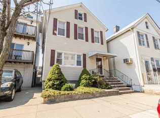 176 W 9th St, Bayonne, NJ 07002