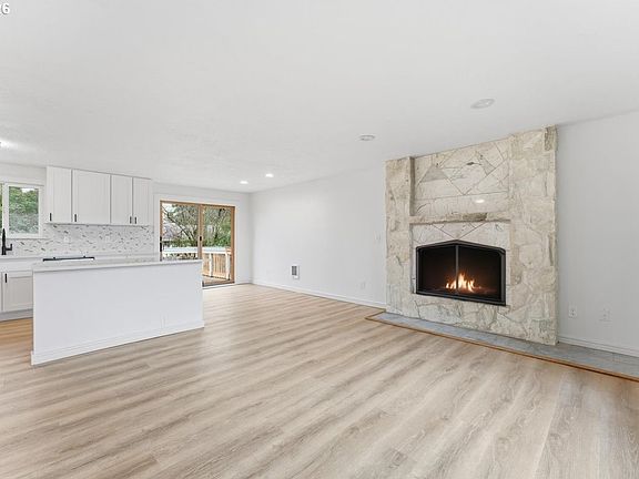 4th image of 10507 NE 43rd St