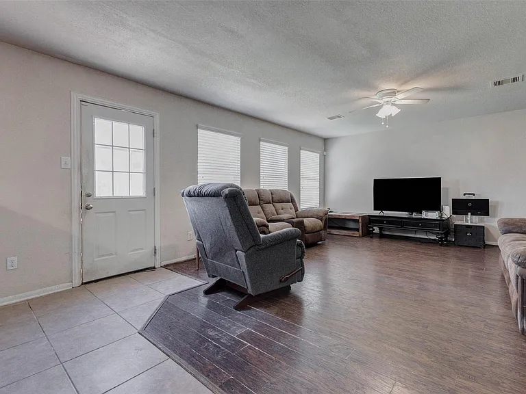 3027 Upland Spring Trce — Photo 10