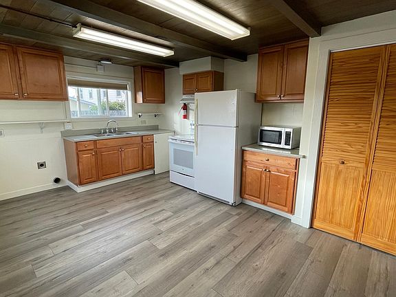 4th image of 315 1/2 Chestnut Ave