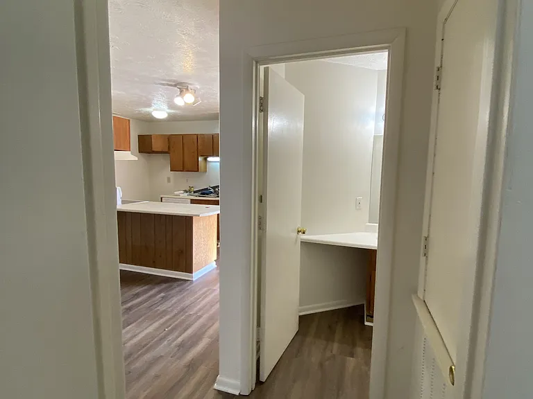 1122 Southwood Dr #5 — Photo 7