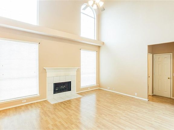 5th image of 4660 Parkmount Dr
