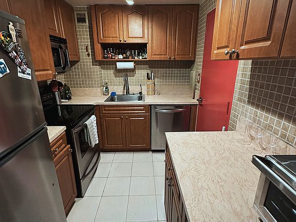 2nd image of 3301 NE 5th Ave APT 805