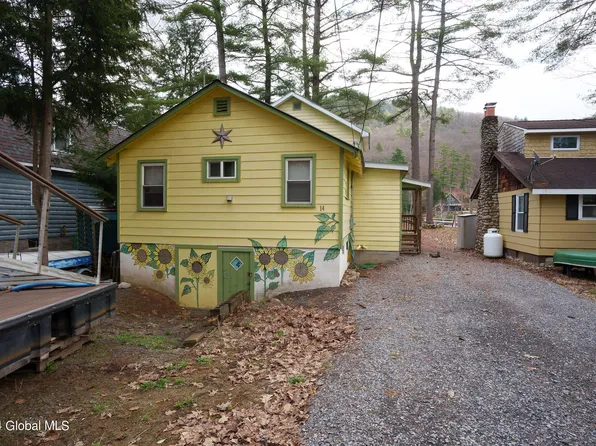 14 Service Drive, Hadley, NY 12835