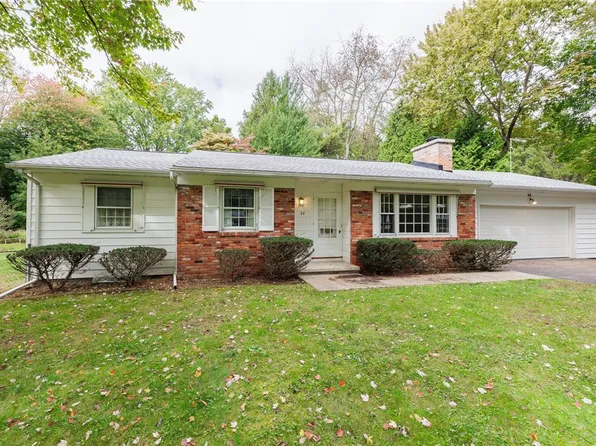 44 Harvest Rd, Fairport, NY 14450