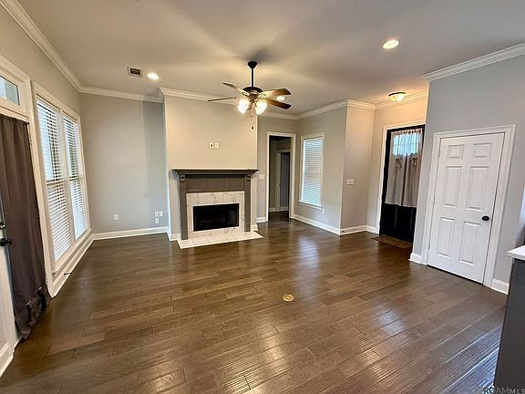 3rd image of 10408 Springtree Ave