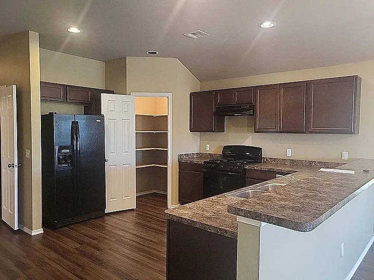 2414 Canyon Creek Dr — Photo 26