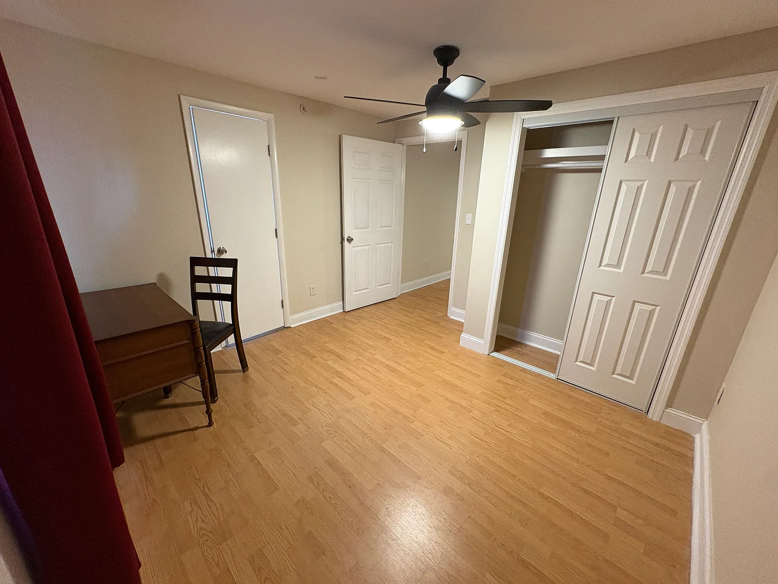 2 bed, 930 sqft, $2,050 — Photo 3