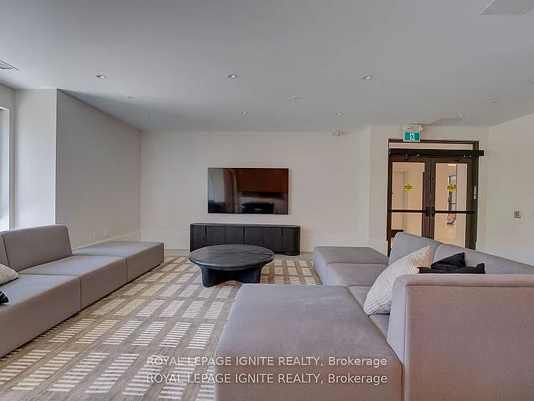 385 Arctic Red Dr #327 — Photo 10