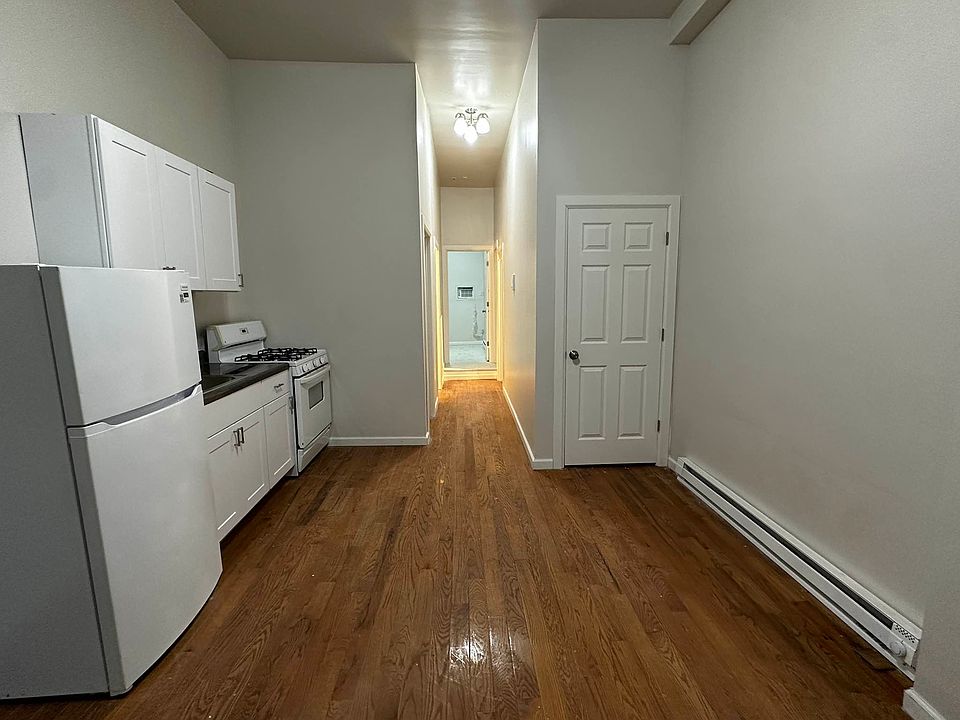 1st image of 984 Bedford Ave Floor 1