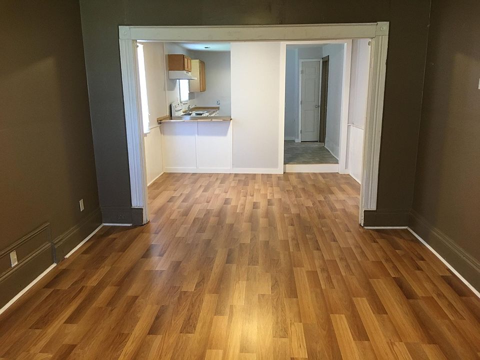 1st image of 904 University Ave